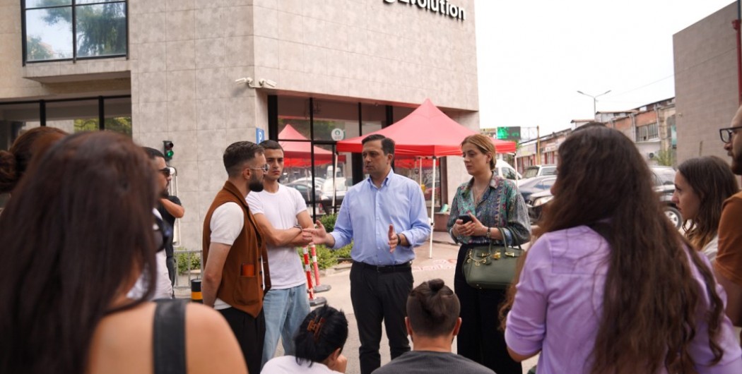 Public Defender Meets with Striking Employees of Evolution Georgia