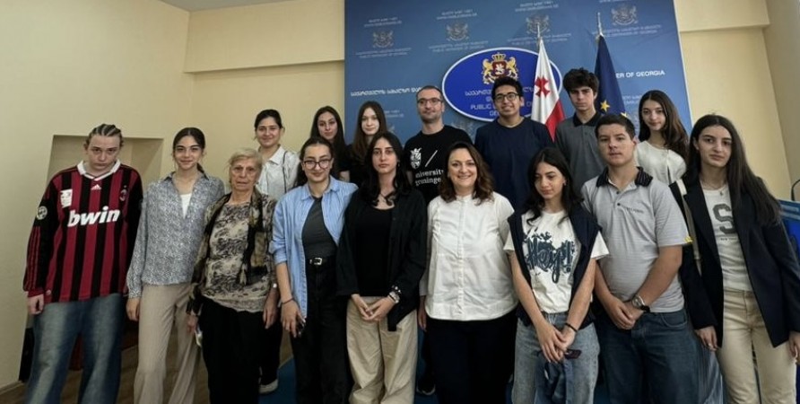 Meeting of Human Rights Education Department with School Students