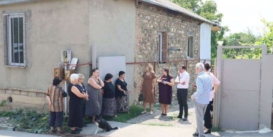 Public Defender Visits Villages Located Near Occupation Line