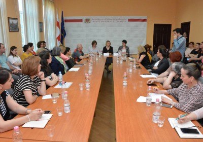Public Defender Meets with Representatives of NGOs and Students in Kutaisi