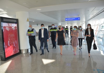 Public Defender Observes Procedure of Meeting/Allocating Passengers at Airport in Case of Detection of COVID-19