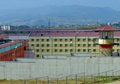 Xalq Müdafiəçisi Penitensiar Xidmətin 18 saylı Müalicə Müəssisəsində Mixail Saakaşvilini ziyarət edib.